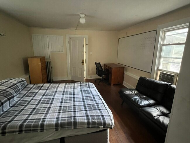 Building Photo - 203 Prospect St