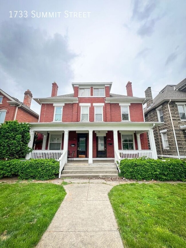 Primary Photo - 1733 Summit St
