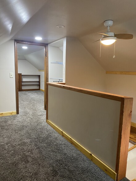 Upstairs lounge and closet area for bedroom 4 - 855 Wabash Ave S