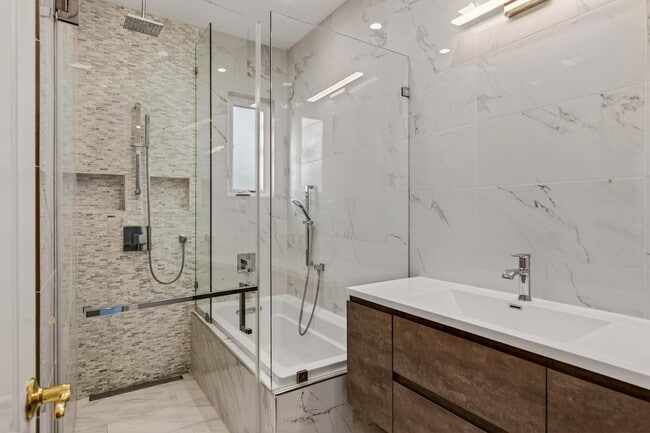 Building Photo - 860 Monte Rosa Dr