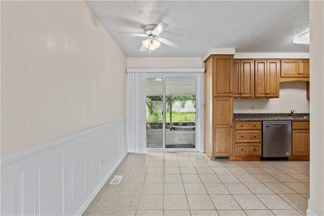 Building Photo - 117 Alpine Village Dr