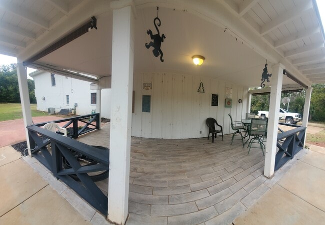 Building Photo - 3501 Evans Dr