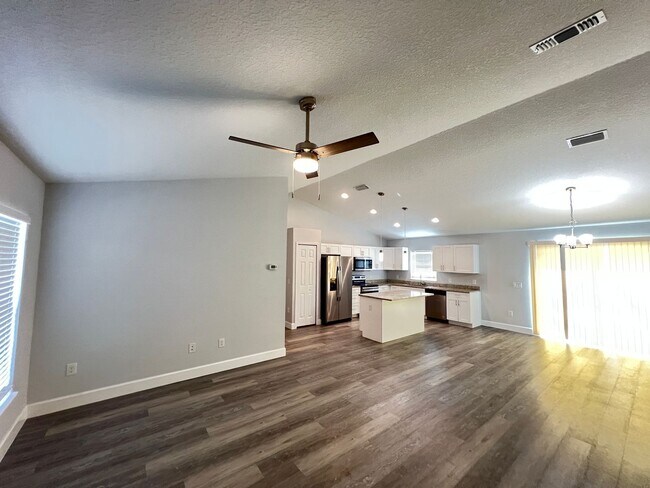 Building Photo - 3 BD/2BA Home in Dunnellon!