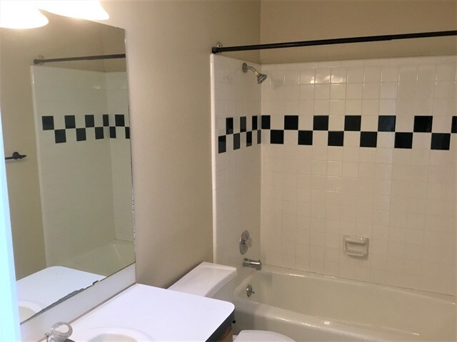 Building Photo - 2084 N 650 W