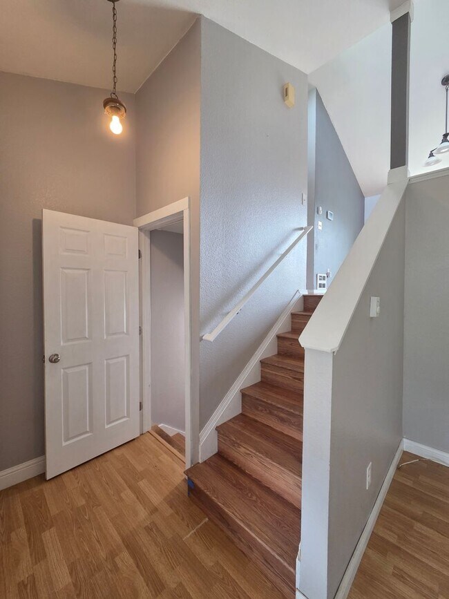 Building Photo - 4058 SE Empress Ct