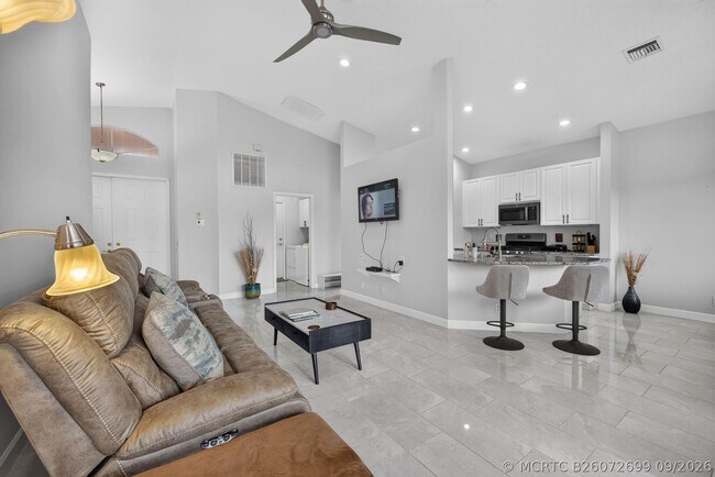 Building Photo - 309 NW Toscane Tr