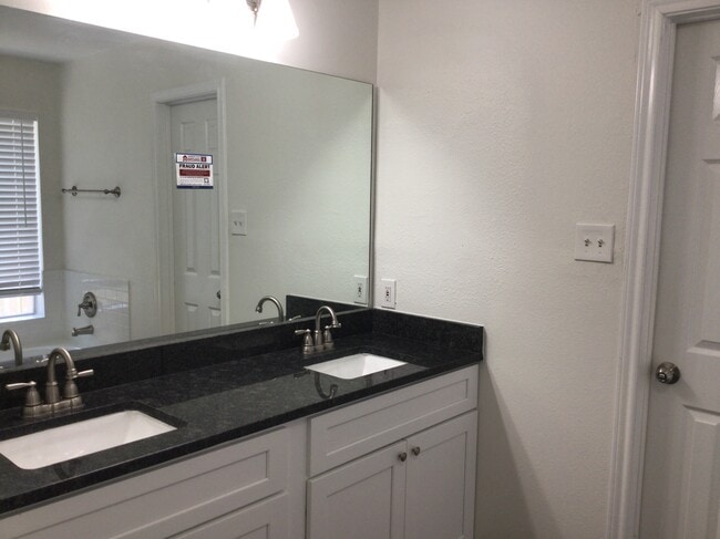 Building Photo - 16303 Mango Ridge Ct