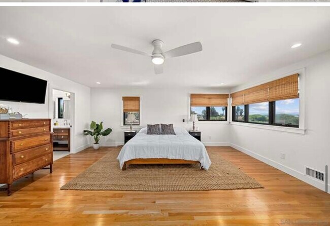 Building Photo - 229 Carnation Ave