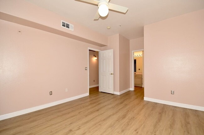 Building Photo - Charming 1 Bedroom Condo on 2nd Floor Next To Durango Casino
