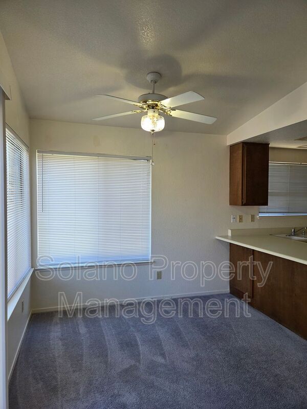 Building Photo - 203 Catalpa Ln