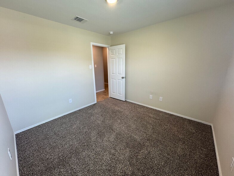 Building Photo - 9612 Murandy Dr