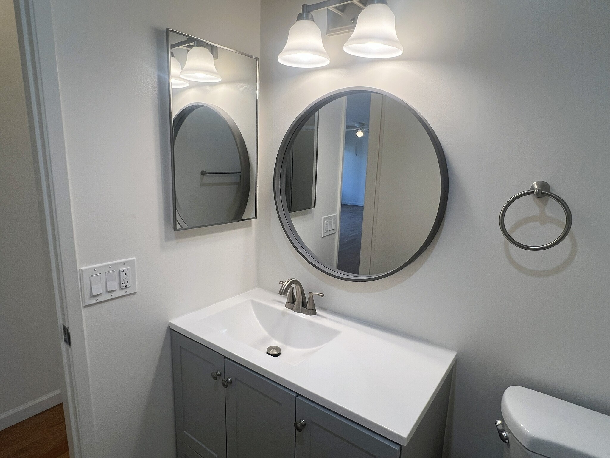 Building Photo - 6000 Canterbury Dr