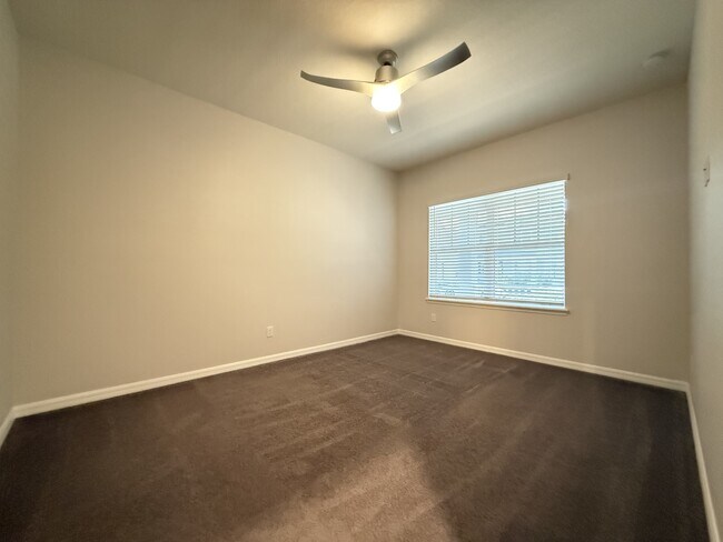 Building Photo - 4753 Ter Blf St