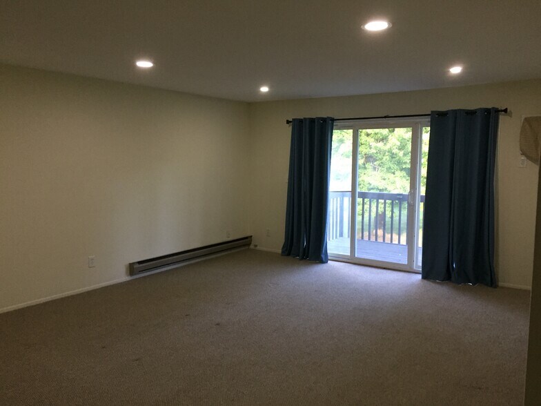 Building Photo - 7 Millholland Dr