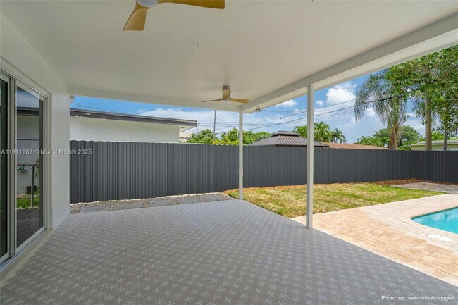 Building Photo - 3920 Hayes St