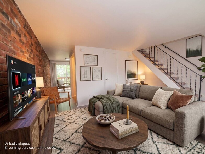 Building Photo - Brookville Townhomes