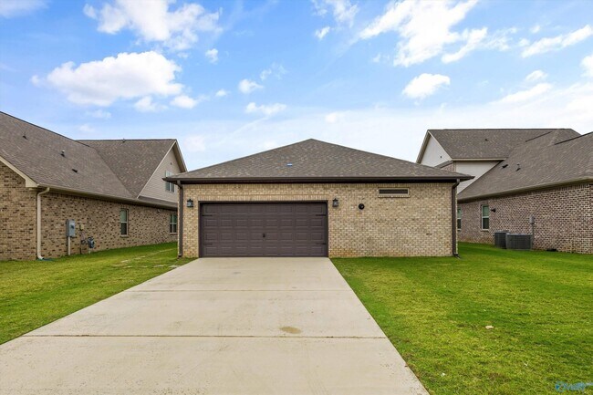 Building Photo - 17246 Chelsea St