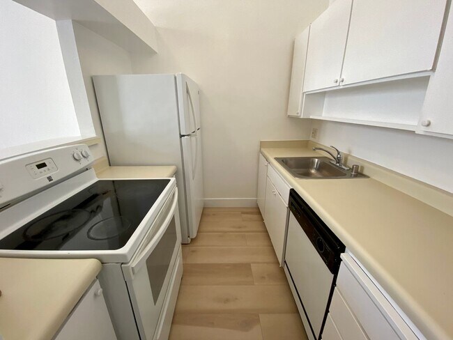 Building Photo - 310 N Civic Dr