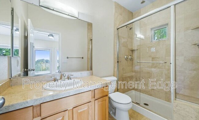 Building Photo - 1107 Las Flores Dr