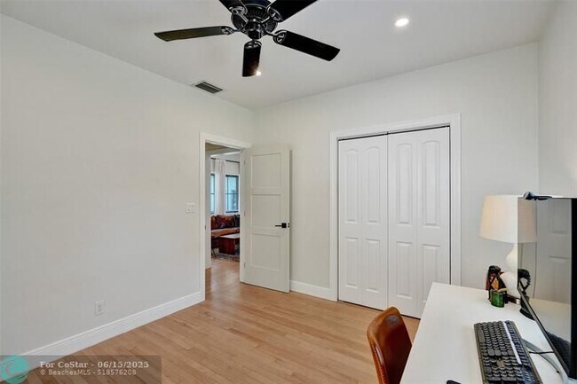 Building Photo - 807 SW 18th St