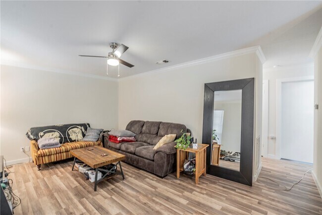Building Photo - 10622 Golden Quail Dr
