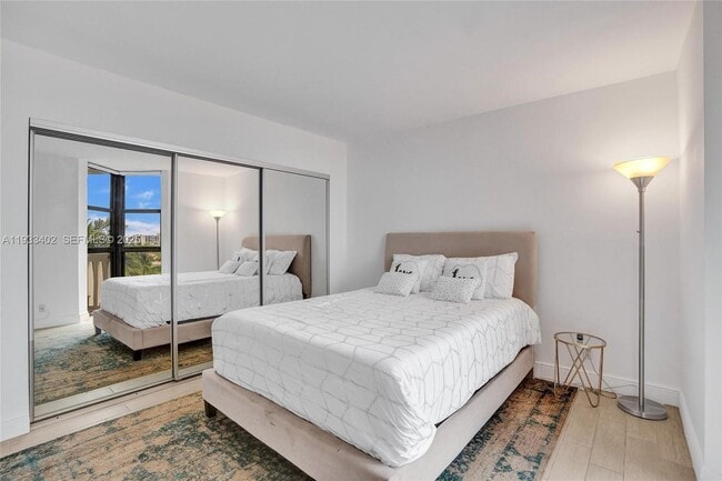 Building Photo - 1000 E Island Blvd