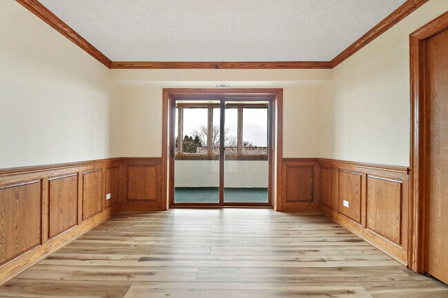 Building Photo - 150 Red Top Dr