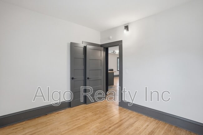 Building Photo - 3433 Portland Ave