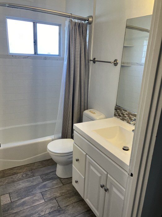 Building Photo - 1015 Prospect Ave