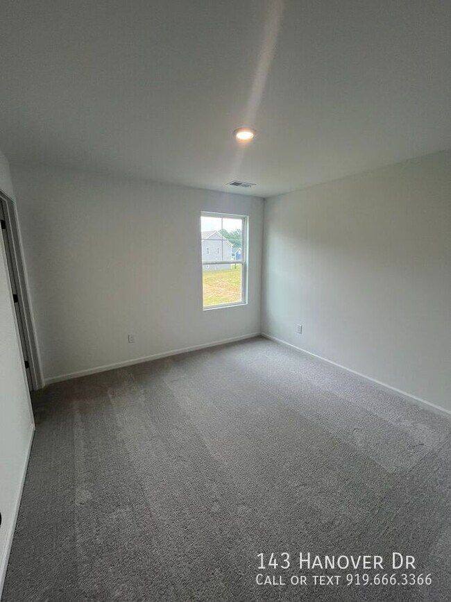 Building Photo - 143 Hanover Dr