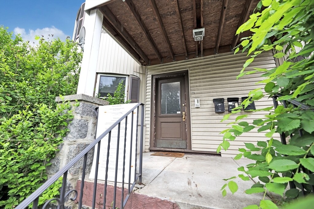 Building Photo - 79 Perkins St