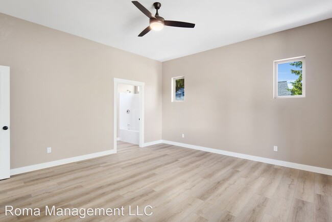 Building Photo - 425 W Lake Samish Dr