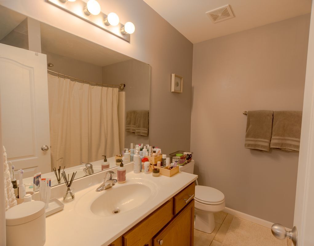Building Photo - 5104 Opal Dr