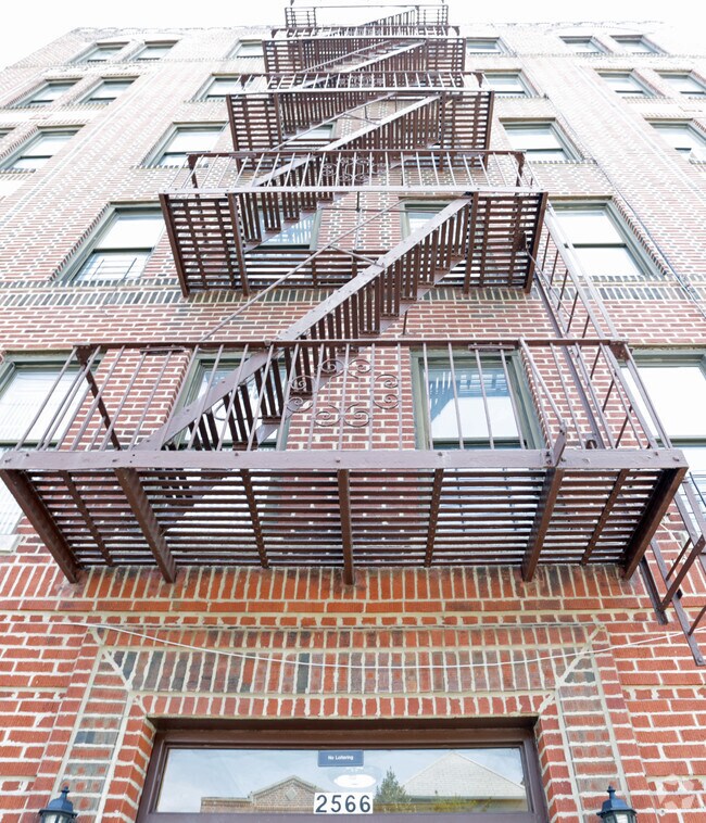 Building Photo - 2566 Radcliff Ave