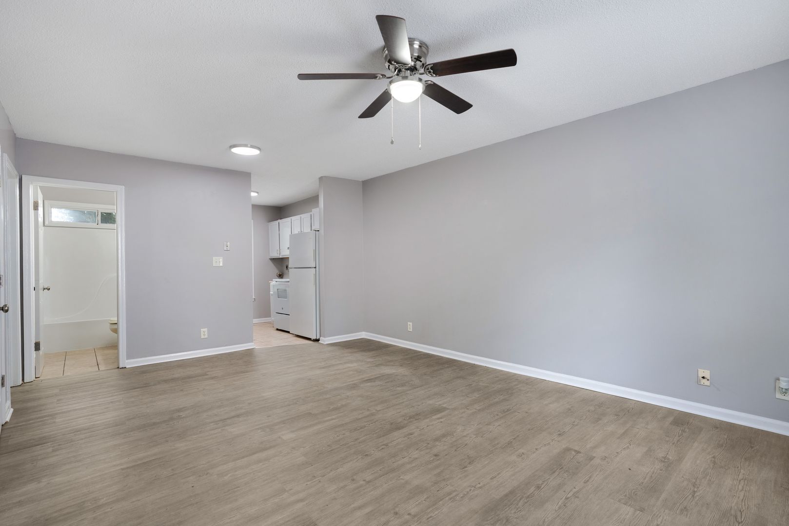 Building Photo - 185 Oak St