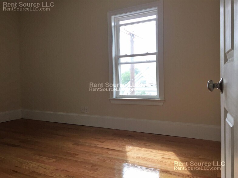 Building Photo - 24 Willard Ave