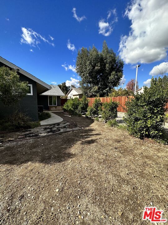 Building Photo - 10850 Remmet Ave