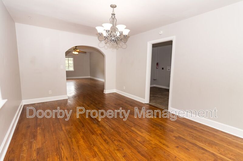 Building Photo - 124 S Seminole Dr