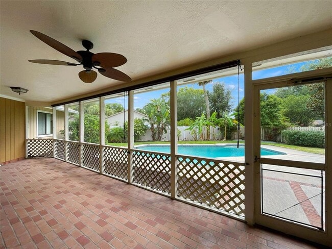 Building Photo - 951 Versailles Cir