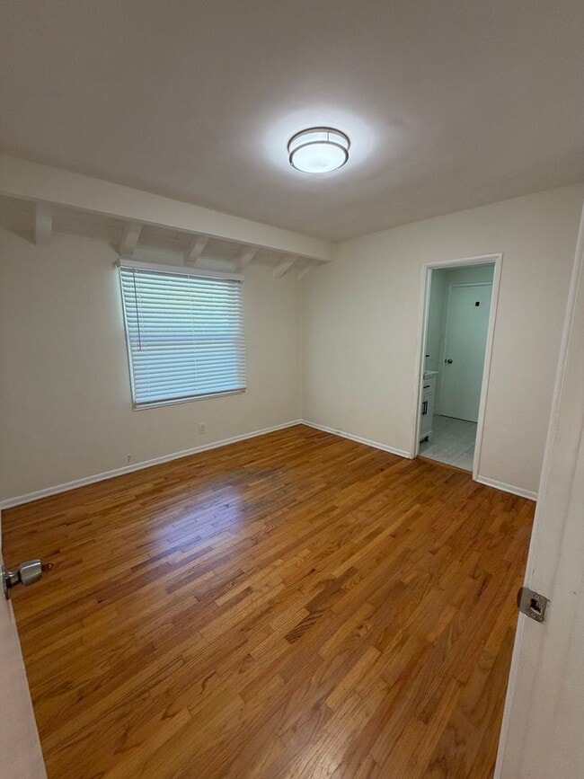 Building Photo - Newly Rehabbed Charming 3 Bed 2 Bath Home ...