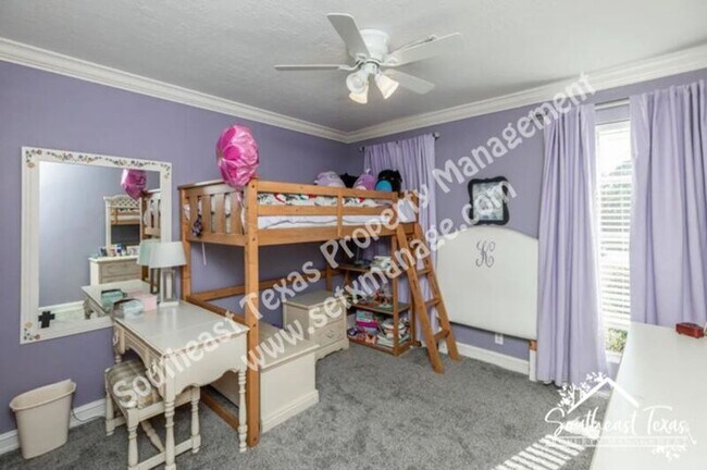 Building Photo - 6030 Zenith St