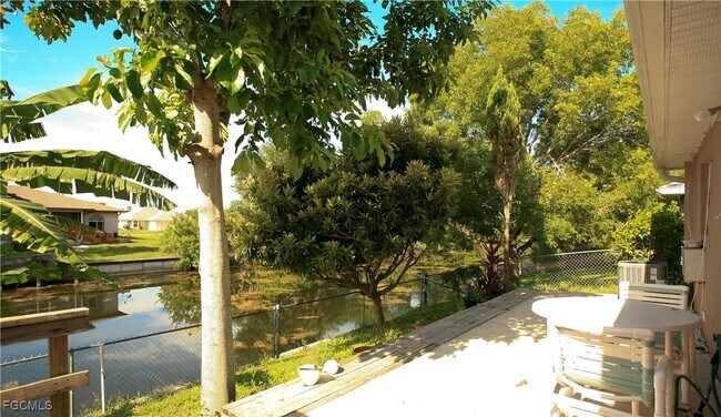 Building Photo - 606 SE 6th Terrace