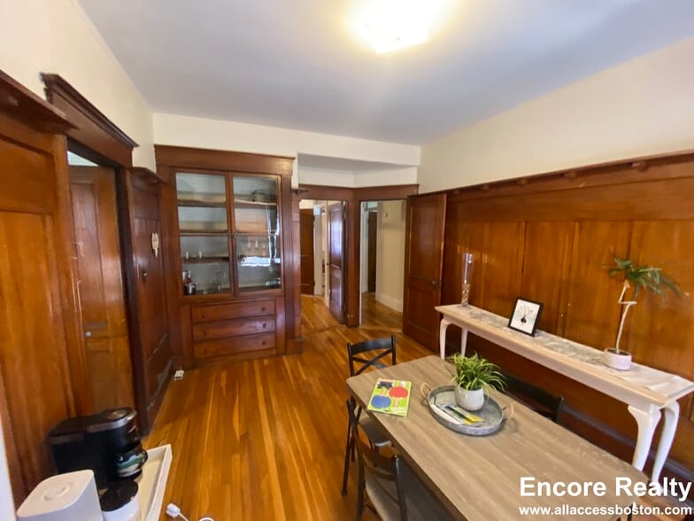 Building Photo - 134 Englewood Ave