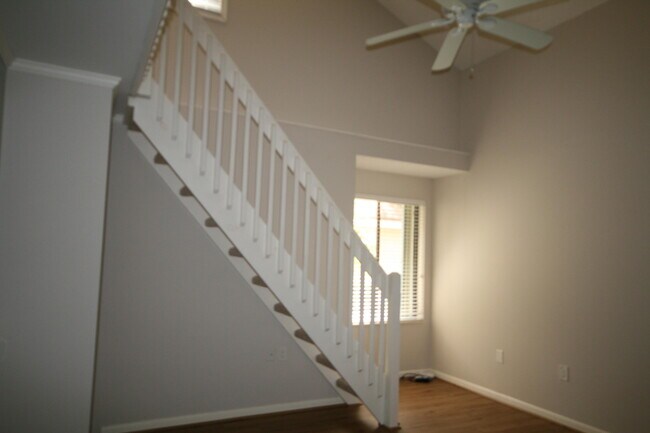 Building Photo - 141 Seashore Dr