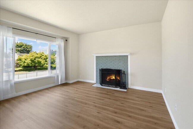 Building Photo - 1511 McDougall Ave