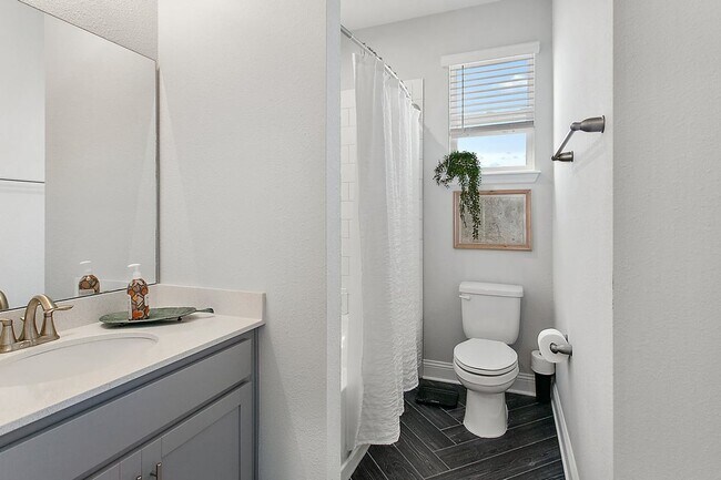 Building Photo - Newer Home in Wildlight!