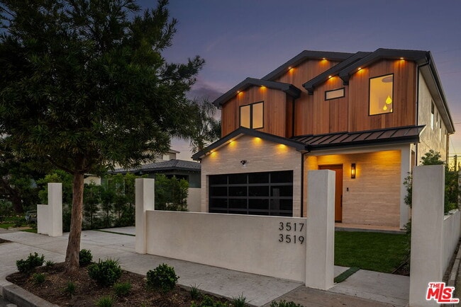 Building Photo - 3517 Redwood Ave