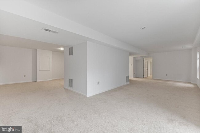 Building Photo - 918 White Pine Pl