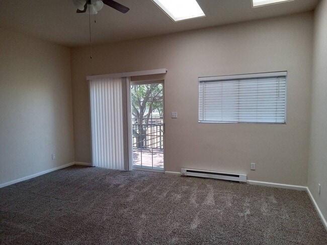 Building Photo - 160 Rutherford Ln