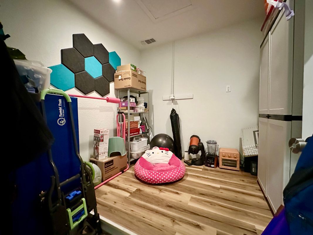 Building Photo - 2707 Ashdale Dr